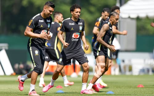 Casemiro, Marquinhos e Raphinha durante treino da Seleção Brasileira