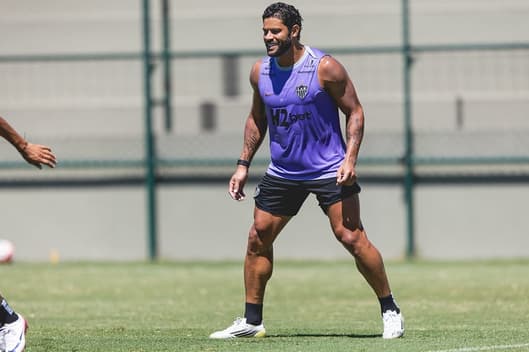 Hulk em treino na cidade do galo (Foto: Pedro Souza / Atlético)