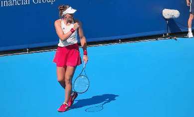 Bia Haddad comemora ponto em cima de Maya Joint no WTA de Cincinnati (Foto: Reprodução/WTA)