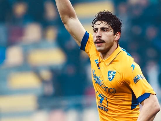 Zagueiro Mateus Lusuardi