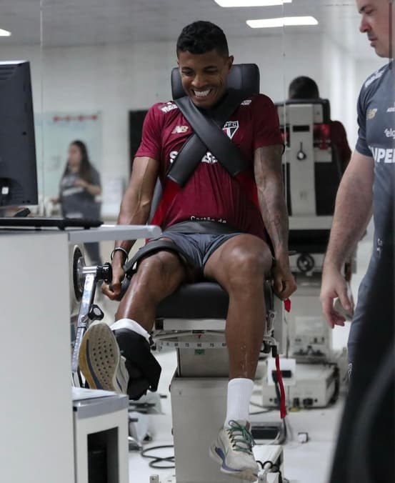 Luiz Gustavo, volante do São Paulo