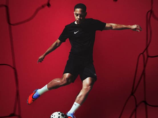 Campanha Nike e Vitor Roque, Phantom 6.