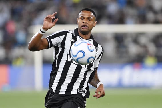Junior Santos em Botafogo x Racing