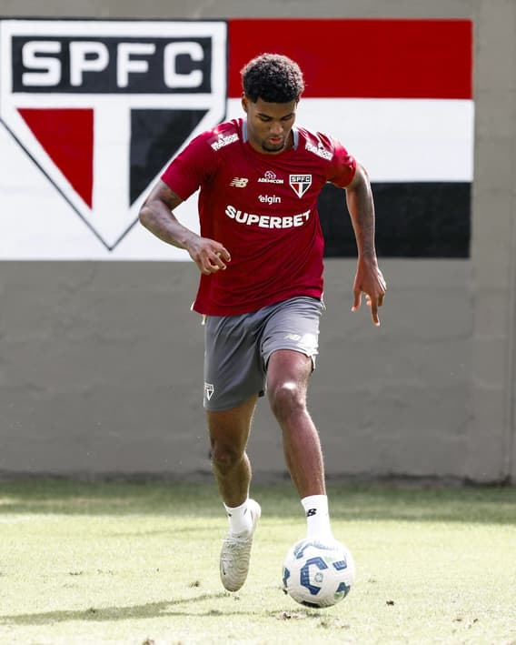 Lucas Ferreira fez trabalhos com bola (Foto: Divulgação/ São Paulo FC)