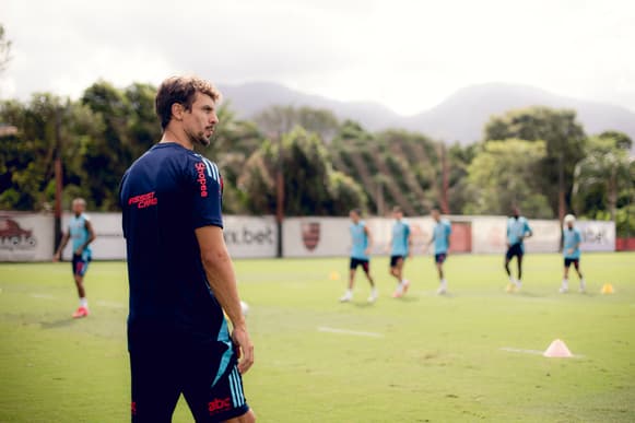 Rodrigo Caio é o novo auxiliar técnico do Flamengo (Foto: Adriano Fontes/Flamengo)