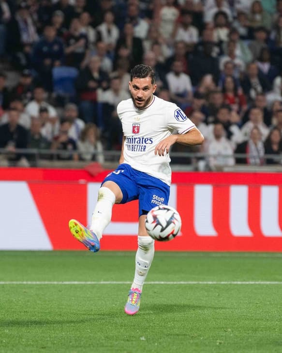 Rayan Cherki pelo Lyon