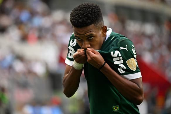 Estêvão comemora o gol em Sporting Cristal x Palmeiras. (foto: ERNESTO BENAVIDES / AFP)