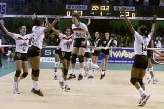 Flamengo x Vasco na final da Superliga Feminina 2000/2001 (Foto: Reprodução/CRF)
