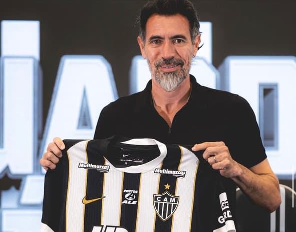 Domínguez apresentado no Atlético (Foto: Pedro Souza / Atlético)