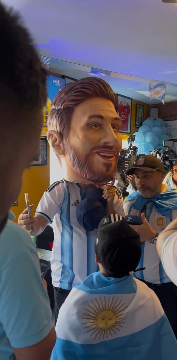 Torcedores se reúnem em bar da Mooca para assistir aos jogos da Argentina