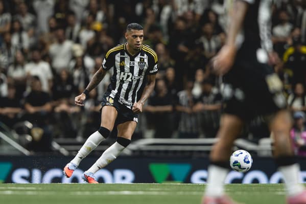 Ruan faz seu primeiro jogo como titular do Atlético (Foto: Pedro Souza / Atlético)