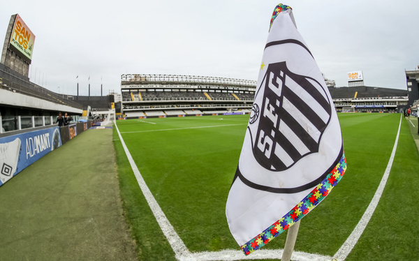 Santos não definiu a situação de 26 jogadores para 2025