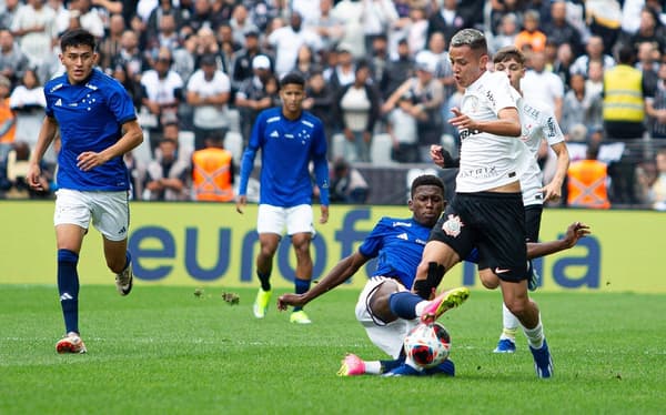 Kayke Ferrari decide, Corinthians vence o Cruzeiro e é campeão da Copinha