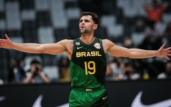 Raulzinho pede dispensa da Seleção Brasileira de Basquete