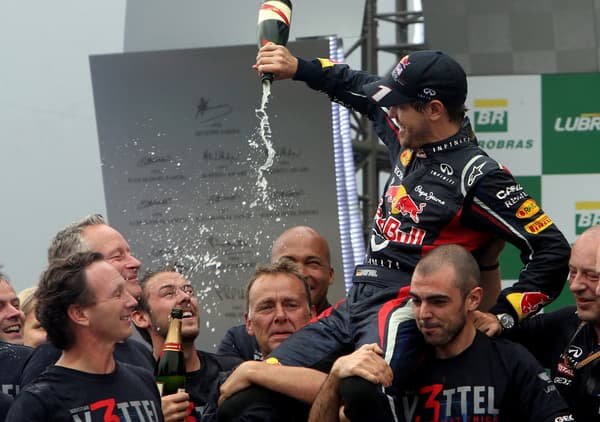 AUTO-PRIX-F1-BRAZIL-VETTEL-CELEBRATION CHAMPION