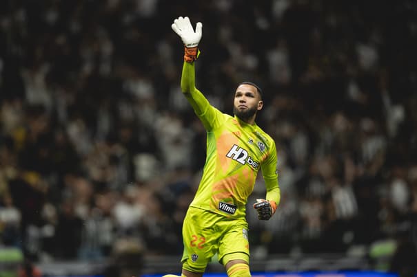 Everson comemora classificação do Atlético (Foto: Pedro Souza / Atlético)