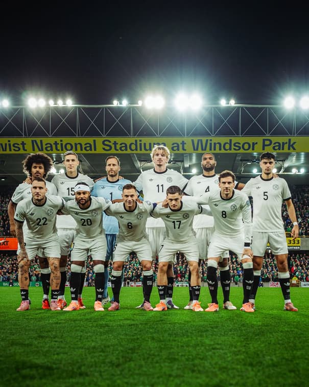 Jogadores da Alemanha prefilados antes de partida das Eliminatórias Europeias 2025.
