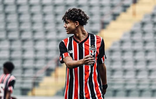 Zabarelli assinou contrato profissional até 2028 (Foto: Divulgação/ São Paulo)