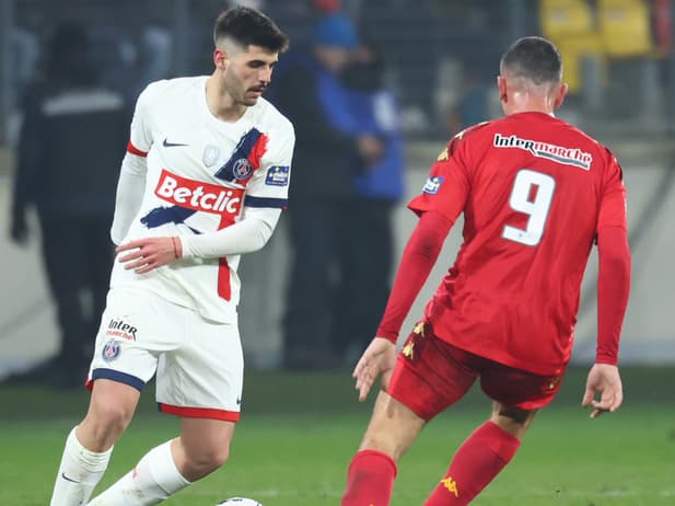 Beraldo em ação pelo PSG