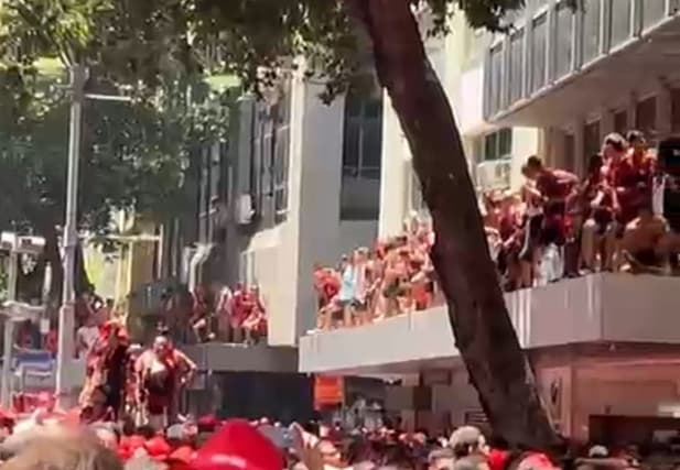 Torcedores na Marquise (Foto: Maurício Luz/ Lance!)