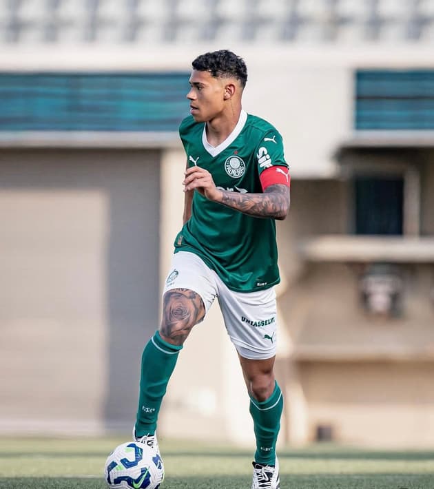 Luis Felipe Pacheco, meio-campista do Palmeiras