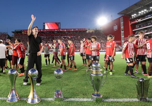 Despedida Eduardo Dominguez (Foto: reprodução x Estudiantes)