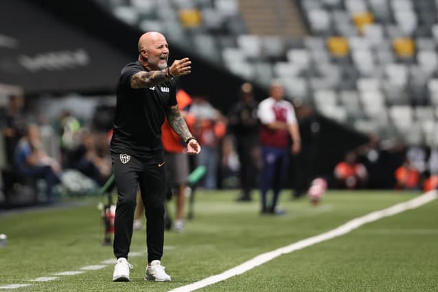 Sampaoli em Atlético e Betim (Foto: Gilson Lobo / GazetaPress)