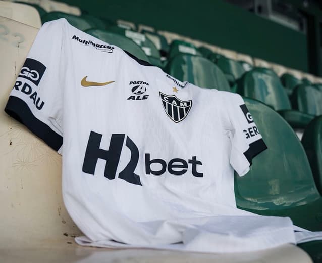 Camisa do Atlético na Arena Condá (Foto: Reprodução Atlético)