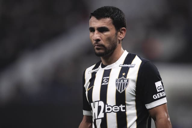 Junior Alonso com a camisa do Atlético-MG