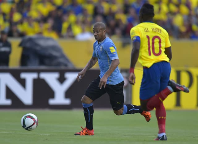 Sánchez em ação pela seleção do Uruguai (Foto: Rodrigo Buendia / AFP)