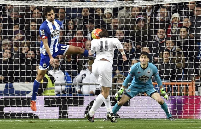 Bale cabeceia para marcar o segundo gol do Real