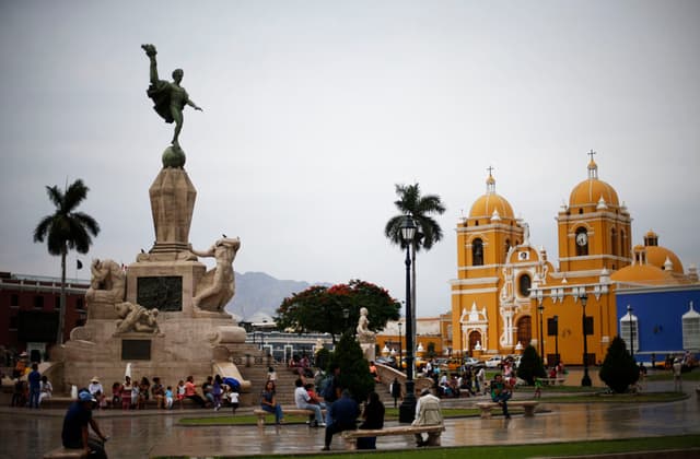 Praça das Armas Peru (foto:Ari Ferreira/LANCE!Press)