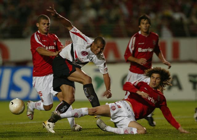 2006: São Paulo vice (contra o Inter)