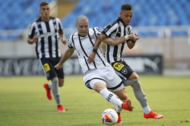 Último encontro: Botafogo 4x0 Bragantino (17/10/2015, pela Série B)