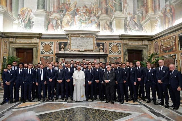 Jogadores de Juventus e Lazio com o Papa Francisco