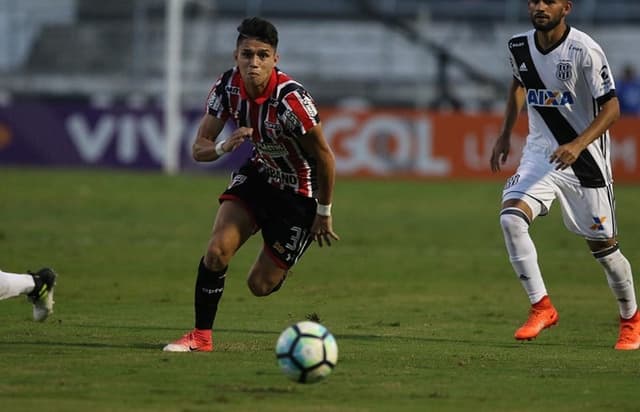 Luiz Araújo fez sua despedida do São Paulo no domingo