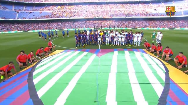 Em jogo histórico, Barcelona faz bela homenagem à Chape
