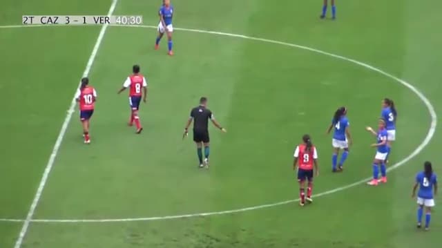 Time feminino do Cruz Azul desrespeita Fair Play mesmo com pedido do árbitro