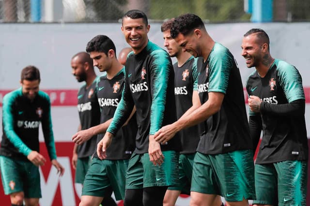 Cristiano Ronaldo apareceu sorrindo, mas não foi quem mais chamou atenção no treino desta terça-feira