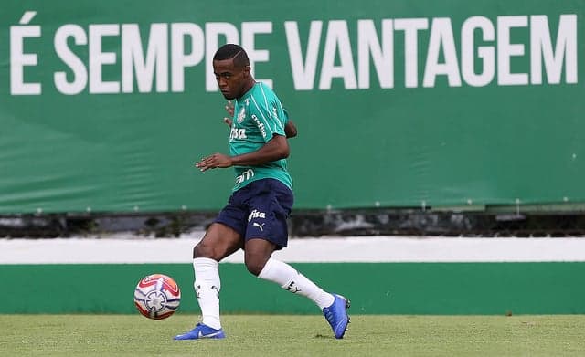 Carlos Eduardo custou mais de R$ 23 milhões ao Palmeiras