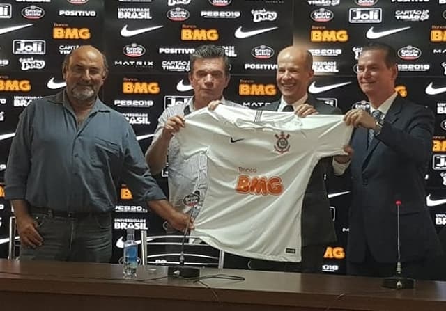 Corinthians explica acordo com o BMG