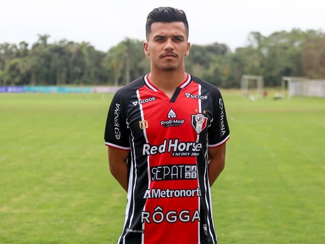 Matheus Nunes anunciado pelo Joinville