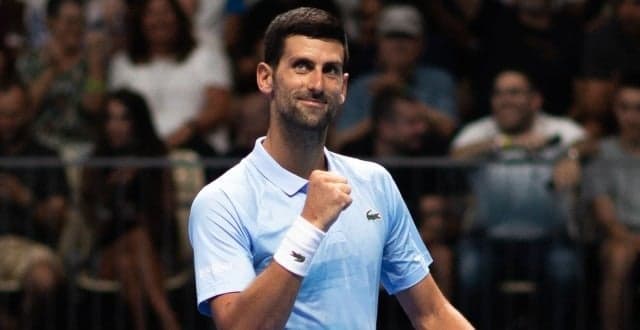 Novak Djokovic vibra em vitória na estreia em Tel Aviv