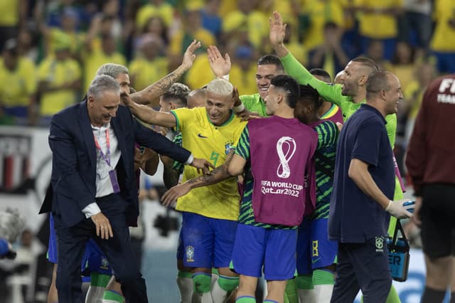 Brasil x Coreia - Tite dança do pombo - oitavas de final - Copa do Catar -