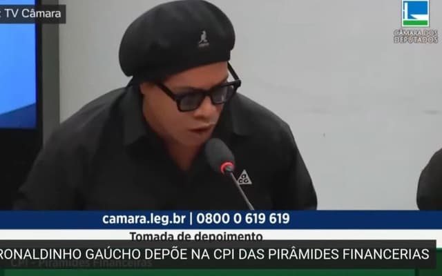 Ronaldinho-Gaucho-CPI-3-aspect-ratio-512-320