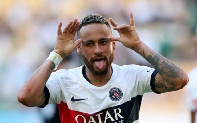 Neymar-no-PSG-aspect-ratio-512-320