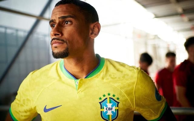 Rodrigo-Selecao-Brasileira-de-Futebol-de-Areia-aspect-ratio-512-320