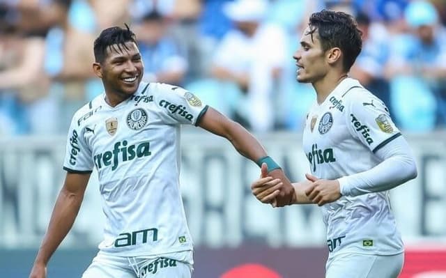 Rony-e-Veiga-Palmeiras-aspect-ratio-512-320