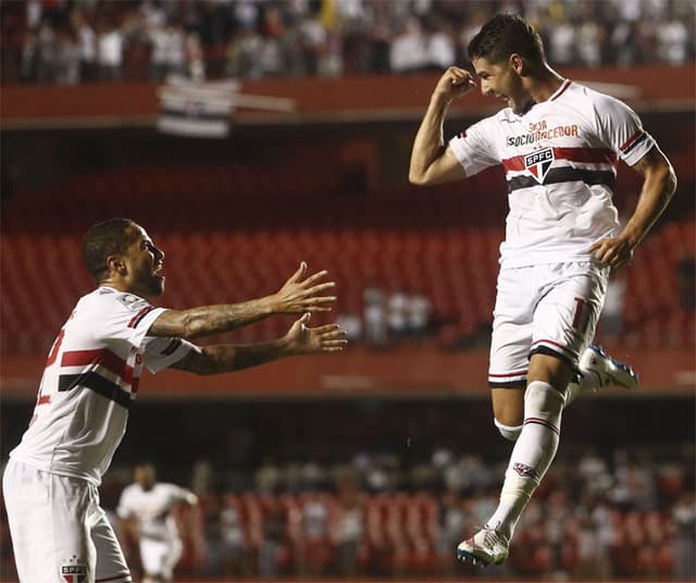 são paulo x danubio, alexandre pato comemora (foto:Miguel Schincariol)