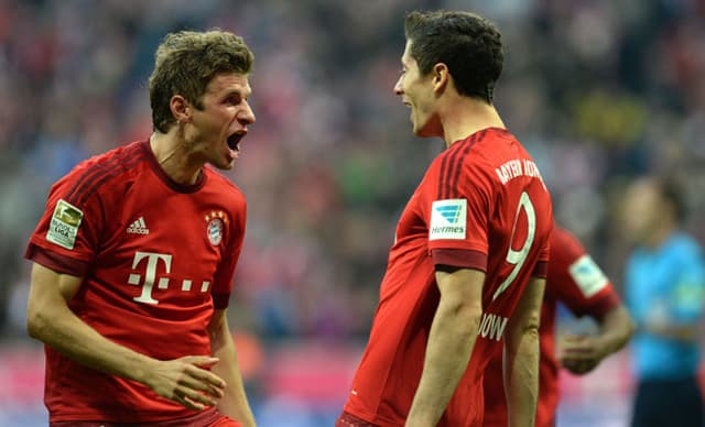 Müller e Lewandowski - Bayern de Munique x Borussia Dortmund (Foto: Christof Stache / AFP)